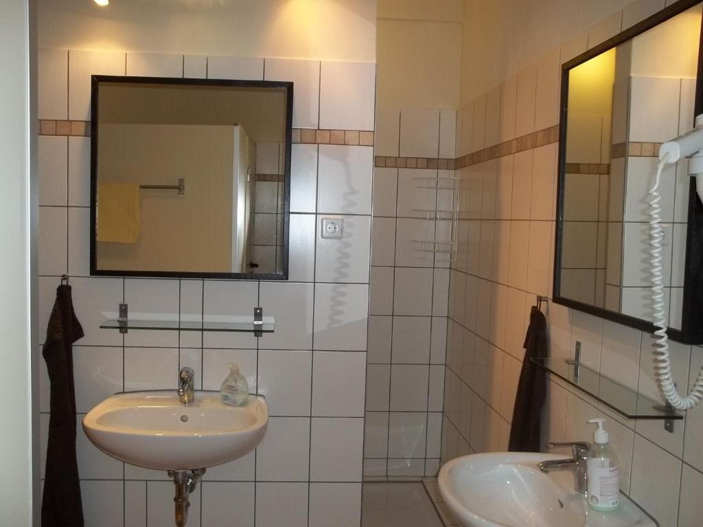 Hostel No 5 Halle  Ngoại thất bức ảnh